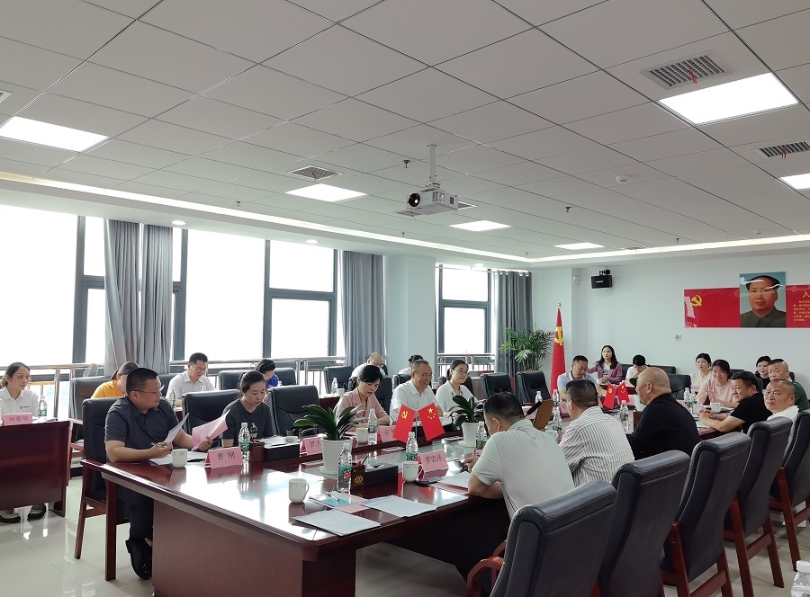 湘潭地區(qū)部分民營(yíng)承裝（修、試）電力設(shè)施企業(yè)座談會(huì)在湘鄉(xiāng)舉行